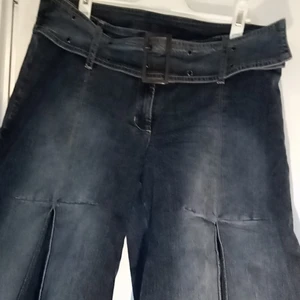 Wide low rise jeans  - Jeansen har inga fickor