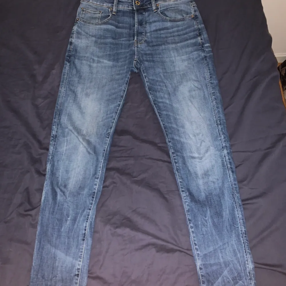 Ett par slim fit jeans från G-star köpta från Zalando 899kr säljes för 200kr. Jeans & Byxor.