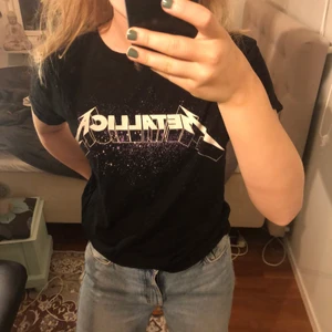 Band t-shirt - Cool oanvänd Metallica band t-shirt. Storlek S