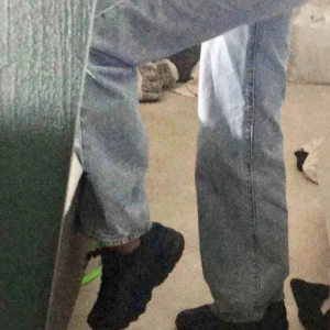  - Säljer mina sjukt sköna och snygga marinblå nikeskor. Dessa köpte jag i Danmark för över 1000 kronor. Skorna är lite små i storleken. Vid snabb affär kan jag tänka mig att sänka priset. Frakt ingår ej!