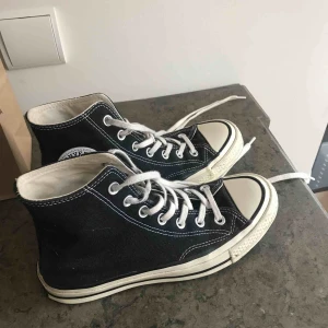  - Converse storlek 37!! Jättefint skick och knappt använda 