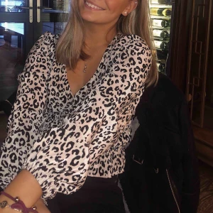  - Jag säljer en jätte fin blus 10/10 i skick Storlek S 