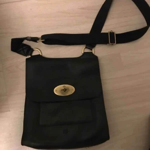  - Äkta mulberry i fint skick. Hel och med härlig platina. 