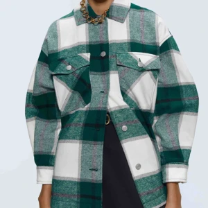  - Populär rutig jacka ifrån Zara Fraktar eller möts upp i Uppsala Fråga gärna om de är något du undrar över eller om de önskas flera bilder!!❤️