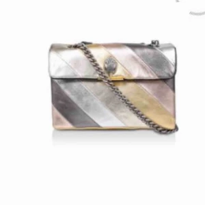  - As snygg Kurt geiger väska😍 Populär Bra skick Nästan aldrig använd 