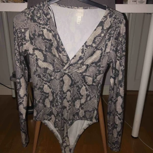  - Body från HM, använd 1 gång. Frakt ingår