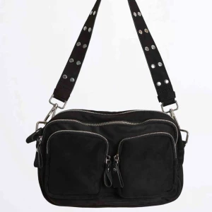  - Från GinaTricot. Ordinarepris 349:- Knappt använd.  Frakt tillkommer 🖤