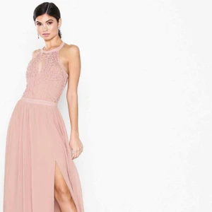 Långklänning - FINASTE balklänningen🥺🥰🥰 skriv till mig vid intresse eller frågor🥰 köpt för 900 kr✨