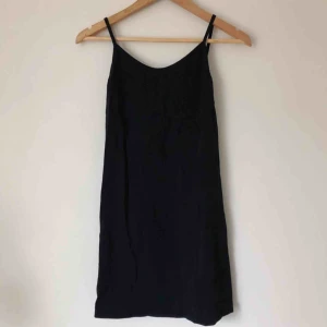  - Ganska kort i modellen. Kan mötas upp i Sthlm.