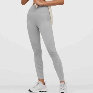  - Seamless tights från H&M. Nyskick 