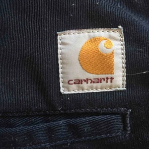  - Ordinarie pris 720kr Snygga carhartt byxor, billiga för att knappen är sönder (se tredje bild) Sköna att ha på, ser snygga ut på alla!  99kr frakt