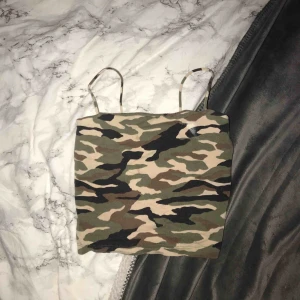  - Ett kamouflage färgat linne från Gina tricot💓💓