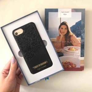  - Helt nytt Ideal of Sweden skal som passar både iPhone 7 och 8. Säljes pågrund av att jag nyligen köpte ny mobil. Frakt tillkommer! 