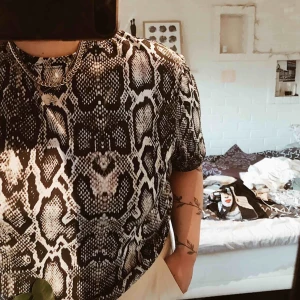  - T-shirt från NAKD, aldrig använd. Du står för frakten❤️