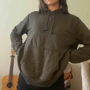  - En jättefin och mjuk hoodie från hm! Blir inte obekväm när tvättat. Ni står för frakten.