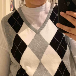  - Jag säljer denna väst pga att den inte används. Kan mötas upp i Umeå 