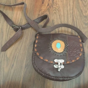  - Super fin handgjord läderväska i olika färger