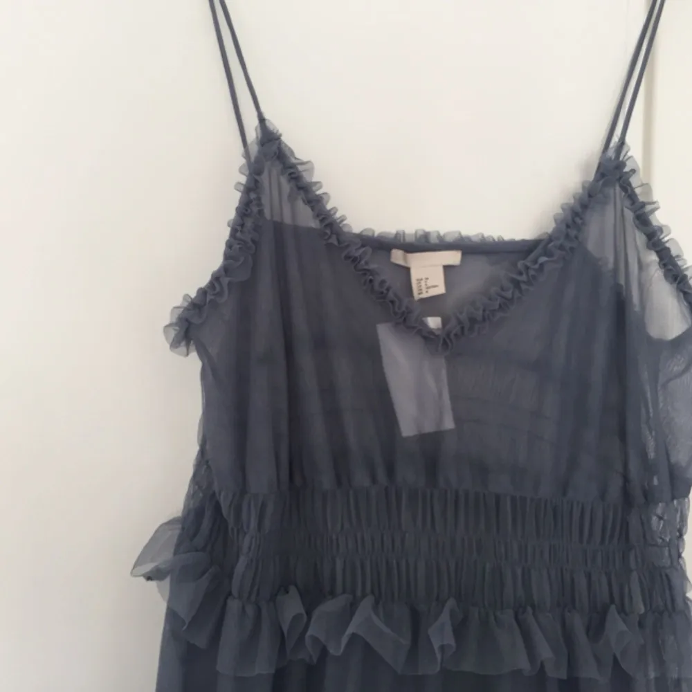 Transparent klänning i mesh från H&M. Köparen står för frakt✨. Klänningar.