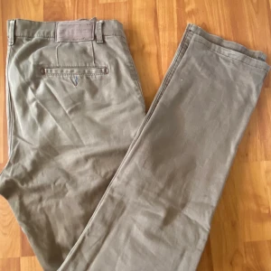 Chinos Storlek 54 - Chinos från These Glory Days. Storlek 54. Kolla gärna in mina andra kläder jag har till salu! Möts eller skickas mot frakt 49kr. Samfraktar gärna om du skulle hitta flera plagg.