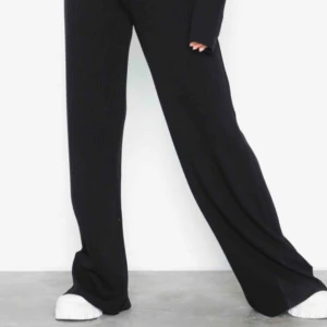  - Ribbed bootcut byxor