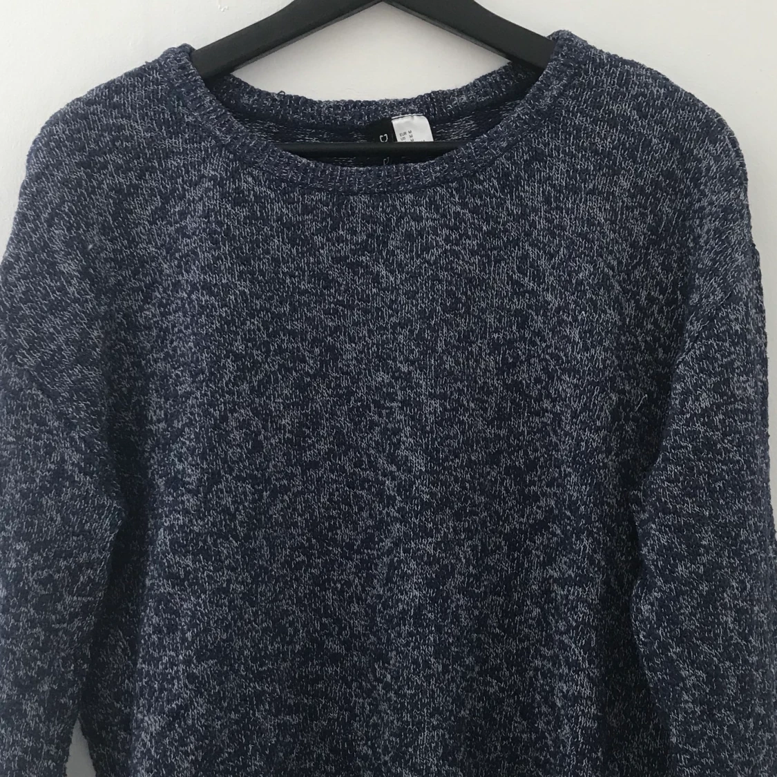 Stickad blå tröja - 90