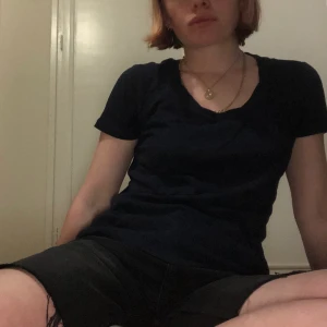 Blå T-shirt - En blå T-shirt från Marc O’Polo. Passar en S.