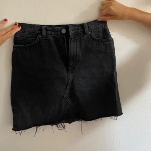 Monki kjol - Jeanskjol från Monki🖤🖤🖤
