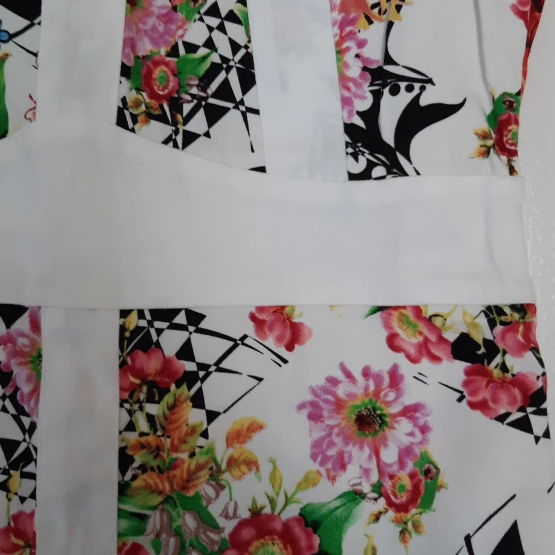 Blommig klänning stl S oanvänd  - 91