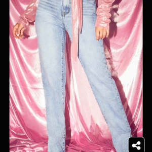 Mom jeans - Byxor från PLT aldrig använde pågrund av fel storlek. Pris kan diskuteras vid snabb affär!