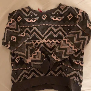 Tröja  - Köparen står för frakt 😊