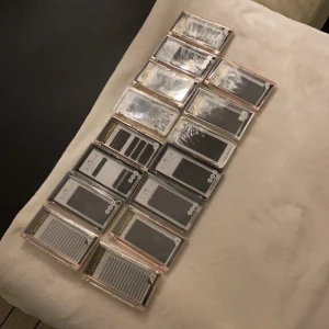 Fransar till fransförlängning - Säljer av lite Fransaskar som inte kommer till användning, de flesta är oöppnade. Från Julash & bellestore (xlnt) både singelfransar, volymfransar och färdiga volymknippen! Skriv privat vid frågor :) 