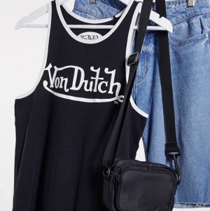 Helt nytt Von Dutch linne🙌🏽 - Oanvänt linne med lappar kvar, orginal pris 250 säljer för 150, Strl 40 men kan passa mindre🥺