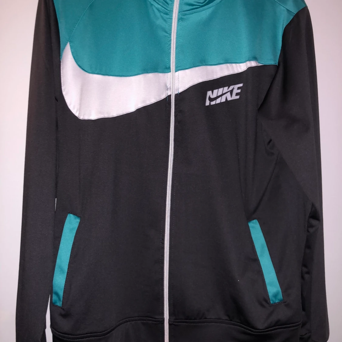 Adidas / Nike kofta storlek 36-38 - 90