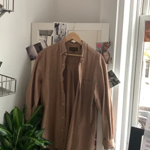 Timberlake skjorta - Köpt på second hand i new york🌟🌟 jätte fint skick, hör av er vid frågor🥰 frakt tillkommer❤️