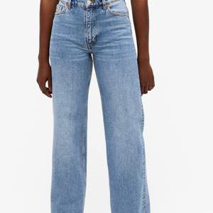 Säljer mina favorit jeans från monki eftersom de har blivit försmå. Nypris 400, säljs för 150kr + frakt (köparen står för frakt), kan även mötas upp i Växjö! I storlek 26 som ungefär passar en s. 👖