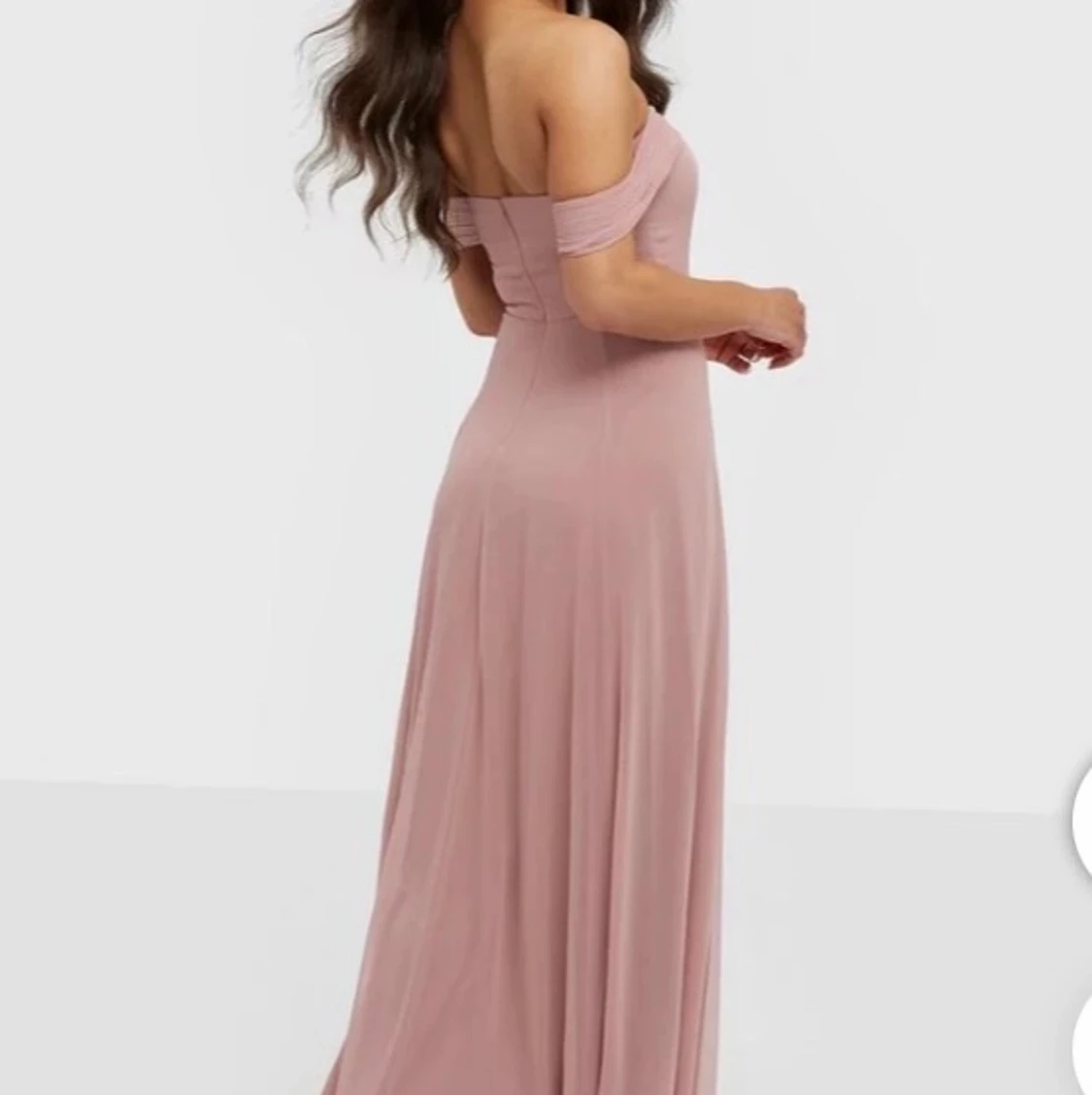 Off shoulder klänning