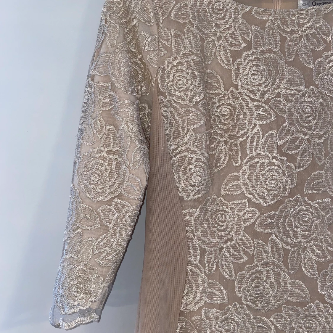 Elegant klänning till salu - 90