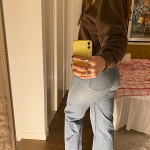 Weekday jeans  - Säljer pga inte min stil längre! I modellen ace san fran. Använda en hel del, i väldigt bra skick dock. Passar bra för dig som är lång, jag är 179 och de sitter perfekt! 💕 