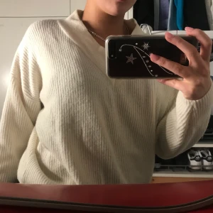 Tröja - Stickad tröja från zara. Jätte skön💕 frakt 63kr 