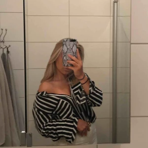  - Oversize randig skjorta/blus. I fint skick!  