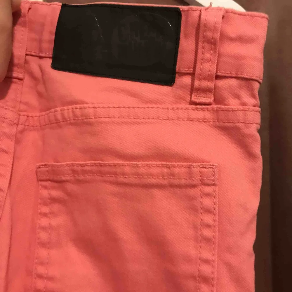 De perfekta, trendiga rosa jeansen från Cheap monday👌🏻 perfekt till i vår! . Jeans & Byxor.
