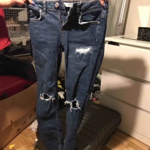  - Jeans använda två gånger