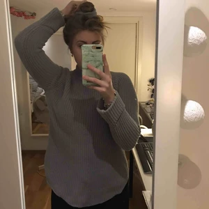  - Ljusblå stickad tröja! Använd några gånger