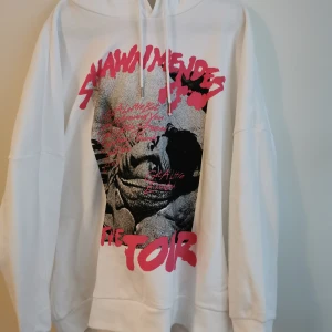 Oversized tröja från H&M  - Stl XL, endast använd en gång! 