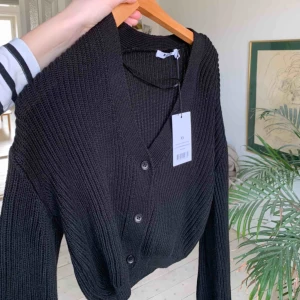  - Superfin kofta från nakd! Aldrig använd pga fel storlek. Xs slutsåld på hemsidan