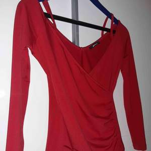 Röd tröja från Gina Tricot🌸 