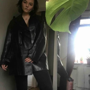  - Sliten och gammal skinnjacka från Milano 