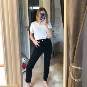  - Svarta momjeans från Nakd, knappt använda, köpare står för frakt:)