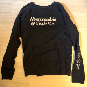  - Använd men i bra skick äkta tröja.  Köparen betalar frakt