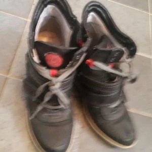  - använda max 4gg strl38 finns i Stockholm köpare står för frakt avhämtning ok